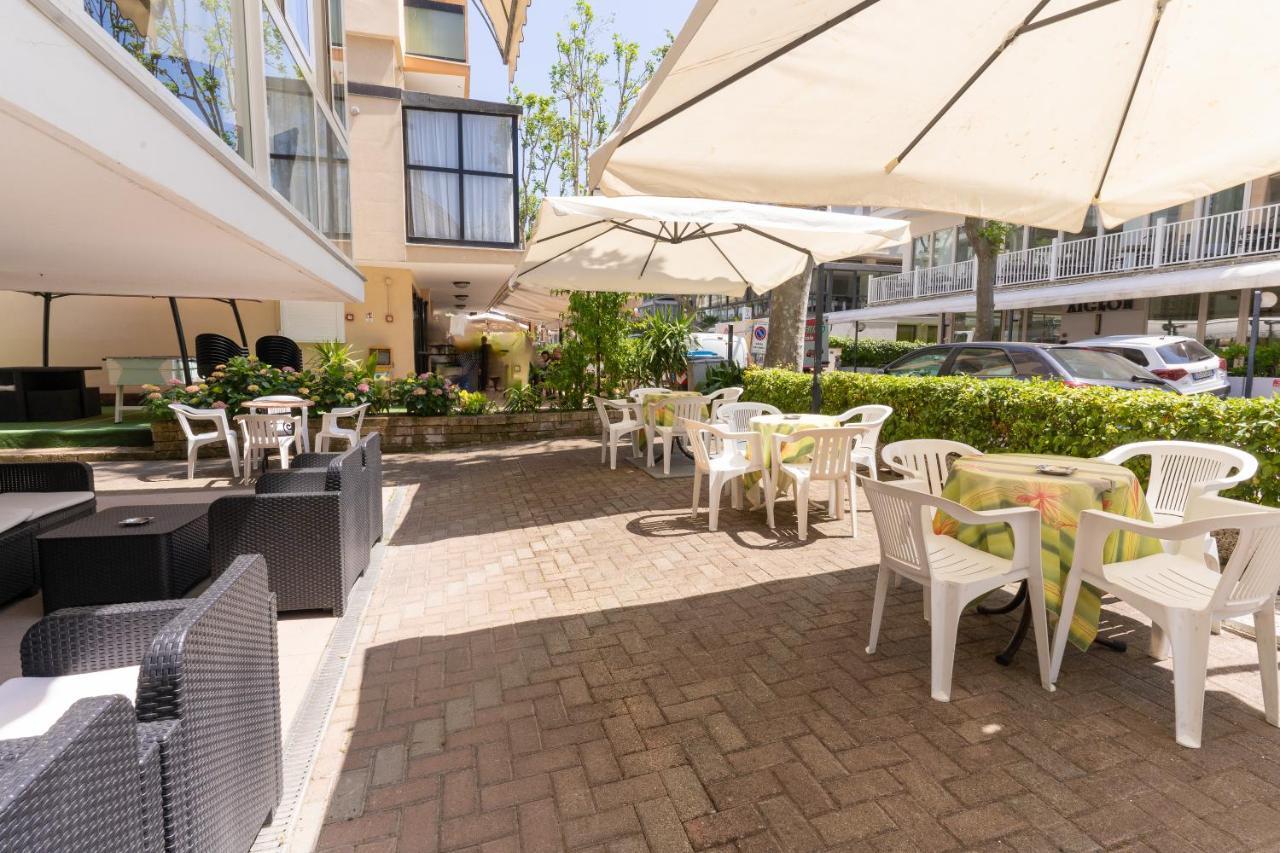 Hotel Villa Isola Rimini Zewnętrze zdjęcie