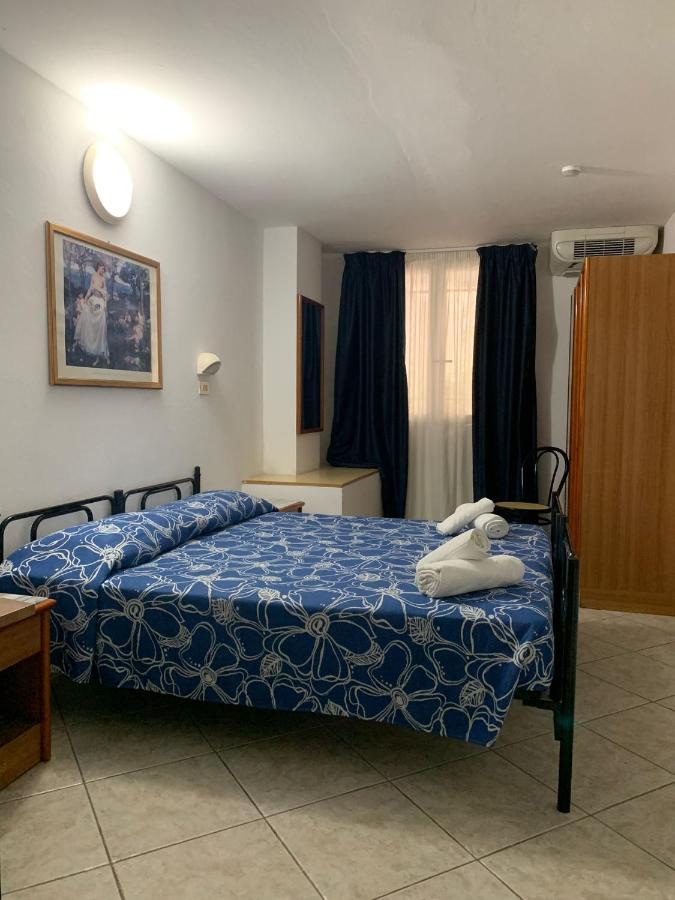 Hotel Villa Isola Rimini Zewnętrze zdjęcie
