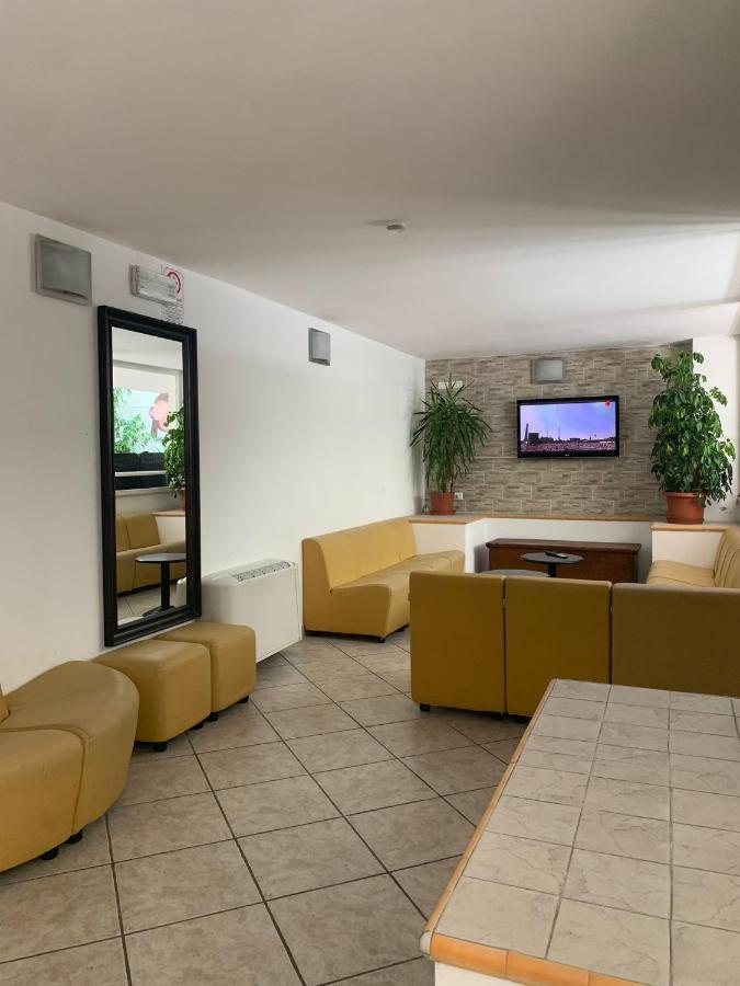 Hotel Villa Isola Rimini Zewnętrze zdjęcie