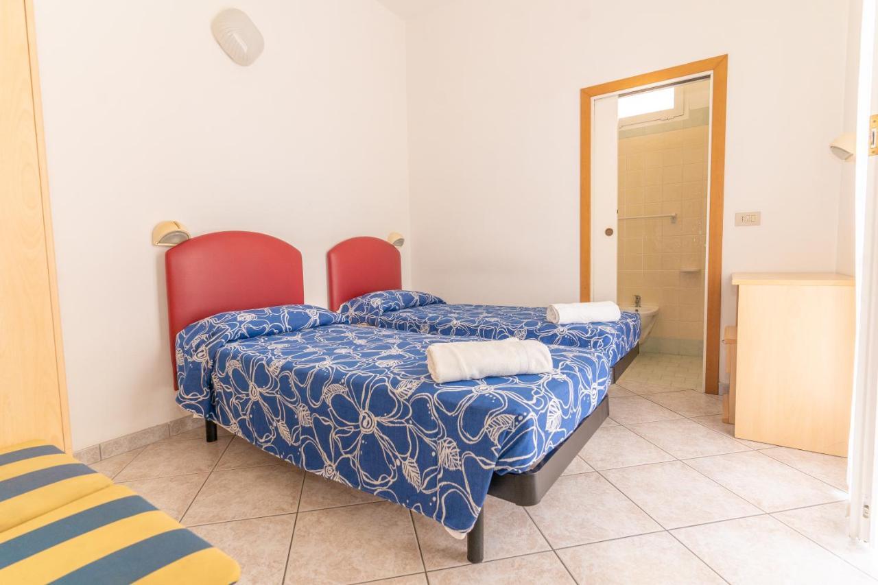 Hotel Villa Isola Rimini Zewnętrze zdjęcie