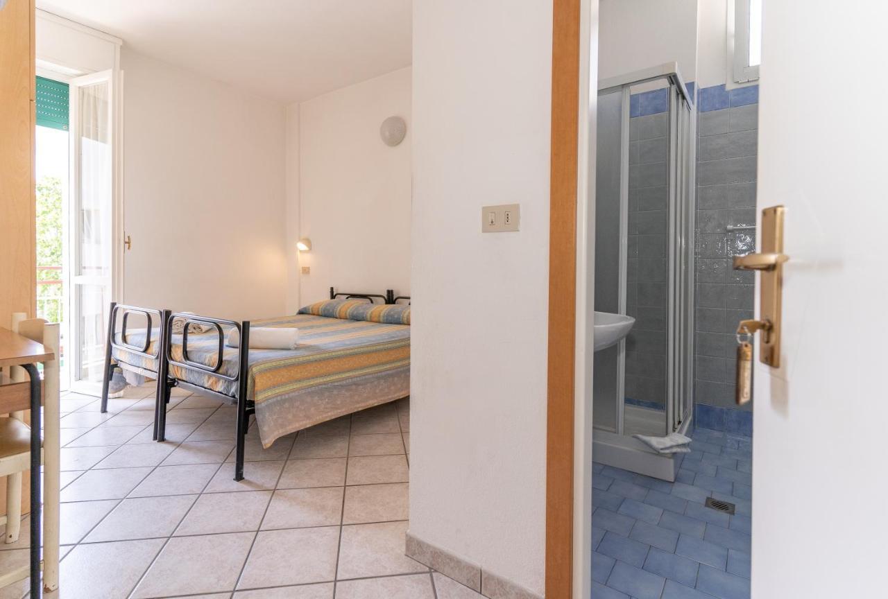 Hotel Villa Isola Rimini Zewnętrze zdjęcie