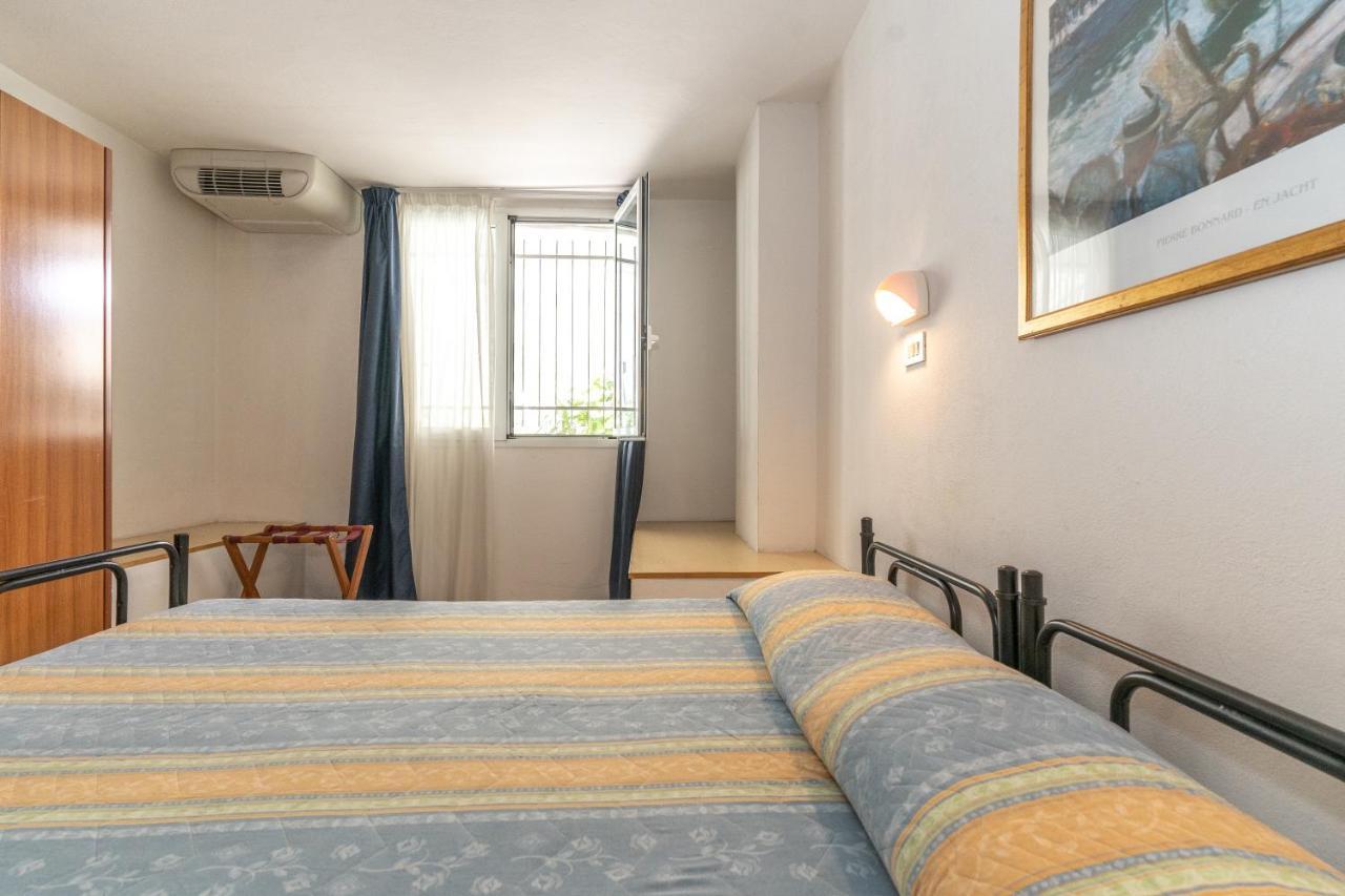 Hotel Villa Isola Rimini Zewnętrze zdjęcie