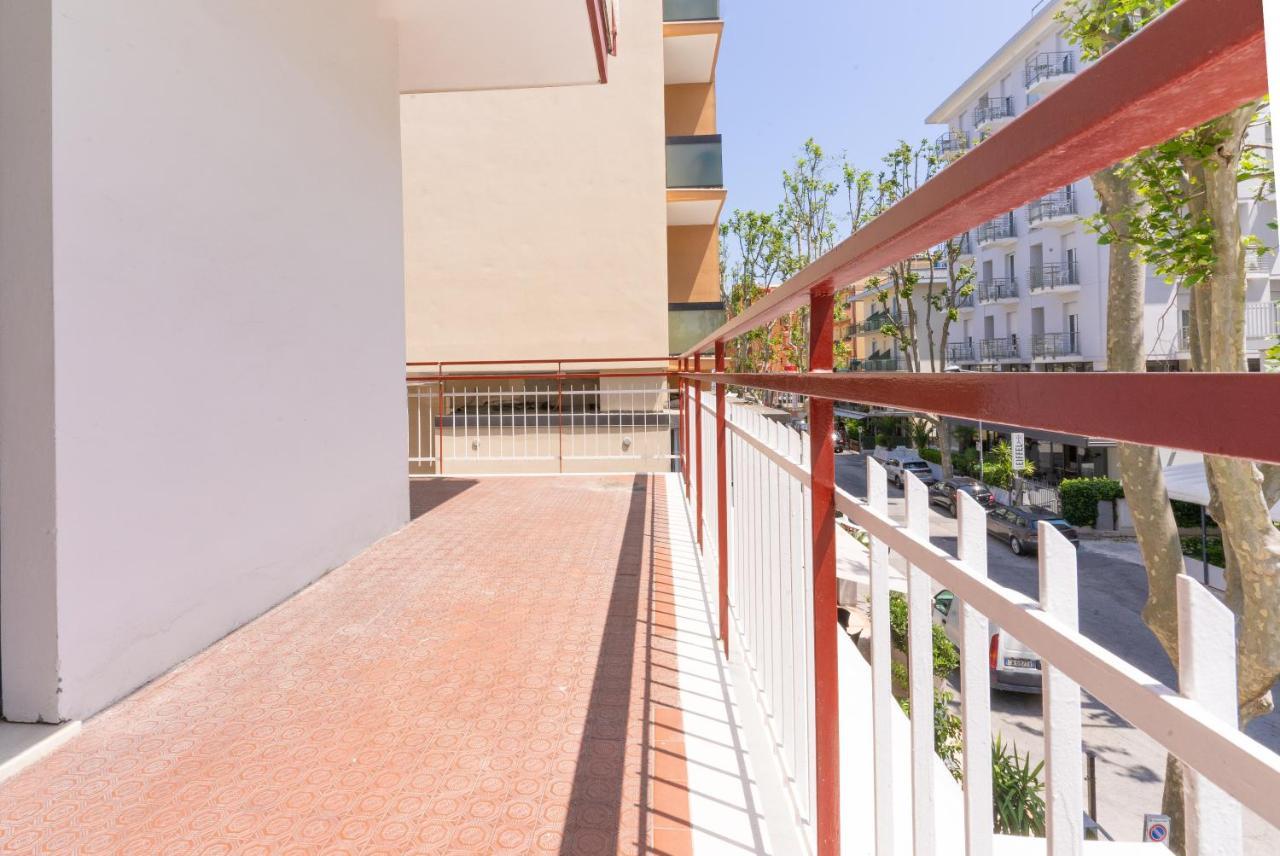 Hotel Villa Isola Rimini Zewnętrze zdjęcie