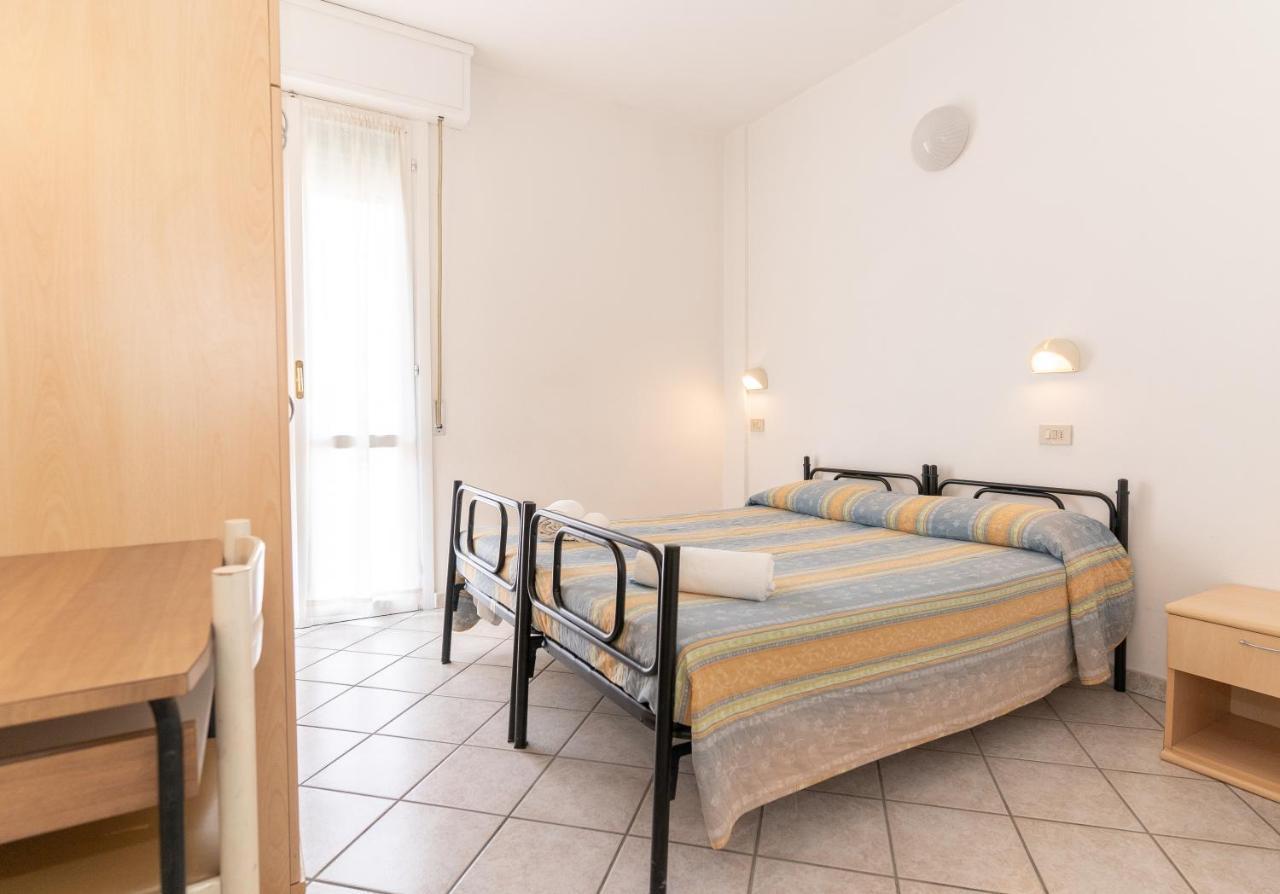 Hotel Villa Isola Rimini Zewnętrze zdjęcie